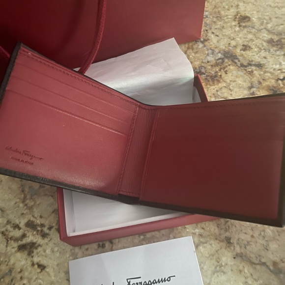 Men’s Ferragamo wallet - Picture 3 of 9